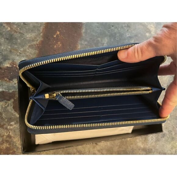 MCM Long Blue Zip Wallet with Dustbag and box. - Picture 6 of 11